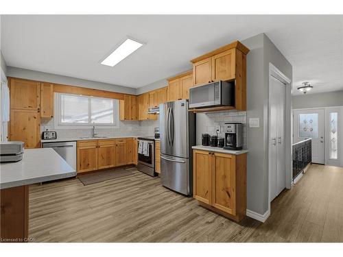 68 Hixon Road, Hamilton, ON - Indoor Photo Showing Kitchen