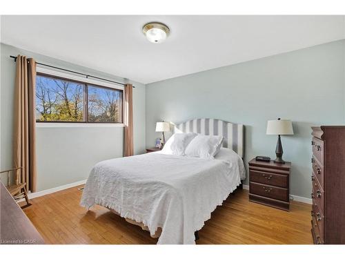 68 Hixon Road, Hamilton, ON - Indoor Photo Showing Bedroom