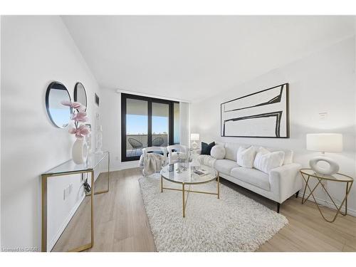 512-3 Lisa Street, Brampton, ON - Indoor Photo Showing Living Room