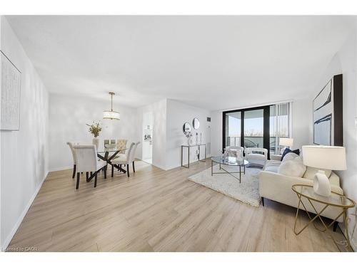 512-3 Lisa Street, Brampton, ON - Indoor Photo Showing Living Room