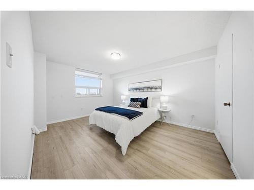 512-3 Lisa Street, Brampton, ON - Indoor Photo Showing Bedroom