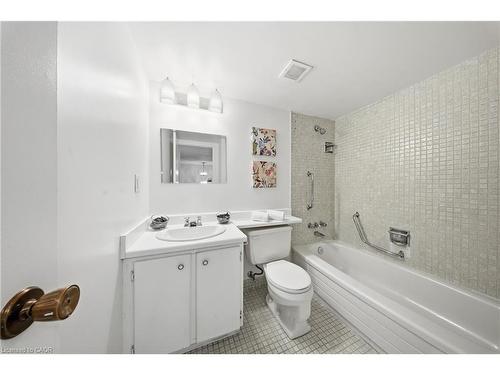 512-3 Lisa Street, Brampton, ON - Indoor Photo Showing Bathroom