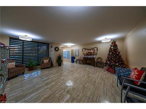 512-3 Lisa Street, Brampton, ON - Indoor