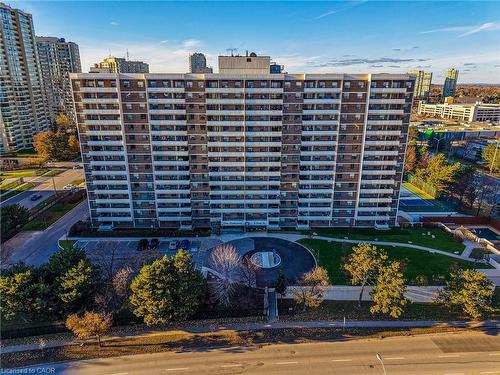 512-3 Lisa Street, Brampton, ON - Outdoor