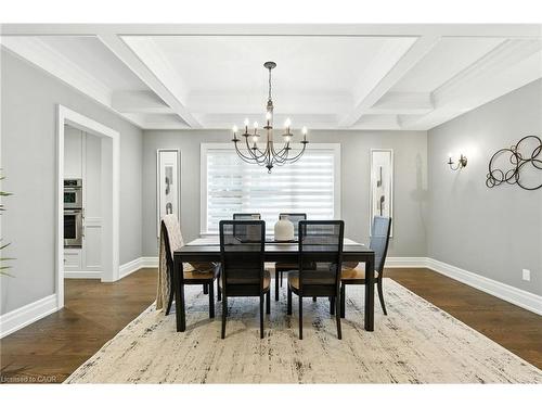 391 Patricia Drive, Burlington, ON - Indoor Photo Showing Dining Room