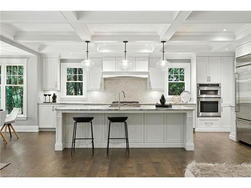 391 Patricia Drive, Burlington, ON - Indoor Photo Showing Kitchen With Upgraded Kitchen