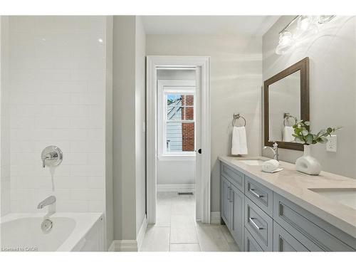 391 Patricia Drive, Burlington, ON - Indoor Photo Showing Bathroom