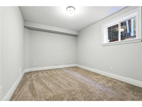 391 Patricia Drive, Burlington, ON - Indoor Photo Showing Other Room