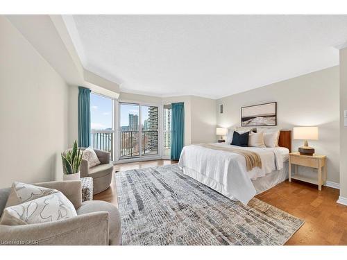 801-2190 Lakeshore Road, Burlington, ON - Indoor Photo Showing Bedroom