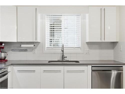 48 Alderson Drive, Cambridge, ON - Indoor Photo Showing Kitchen
