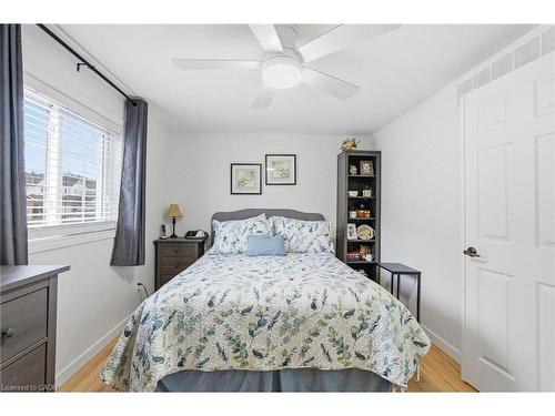 48 Alderson Drive, Cambridge, ON - Indoor Photo Showing Bedroom