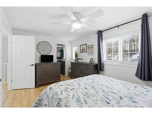 48 Alderson Drive, Cambridge, ON - Indoor Photo Showing Bedroom