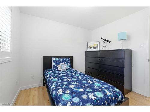 48 Alderson Drive, Cambridge, ON - Indoor Photo Showing Bedroom