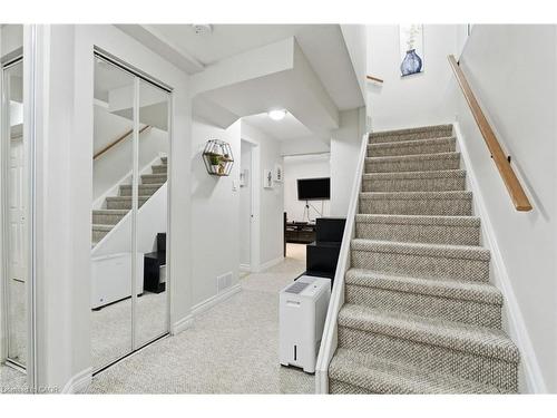 48 Alderson Drive, Cambridge, ON - Indoor Photo Showing Other Room