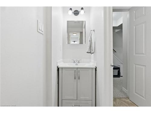 48 Alderson Drive, Cambridge, ON - Indoor Photo Showing Bathroom