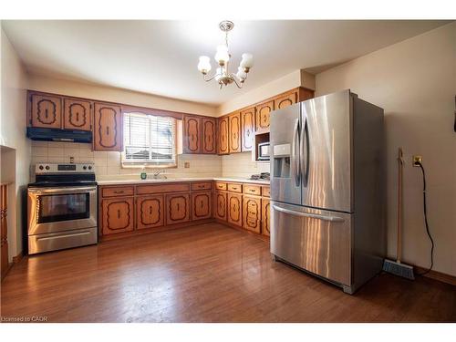 271 Greencedar Drive, Hamilton, ON - Indoor Photo Showing Kitchen