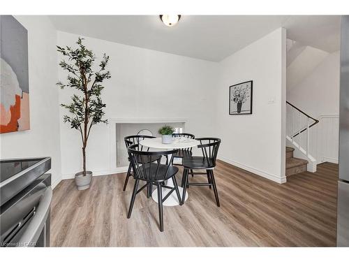 A-314 Bluevale Street N, Waterloo, ON - Indoor Photo Showing Dining Room
