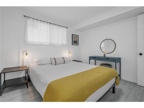 Lower-22 Macoomb Drive, Welland, ON - Indoor Photo Showing Bedroom
