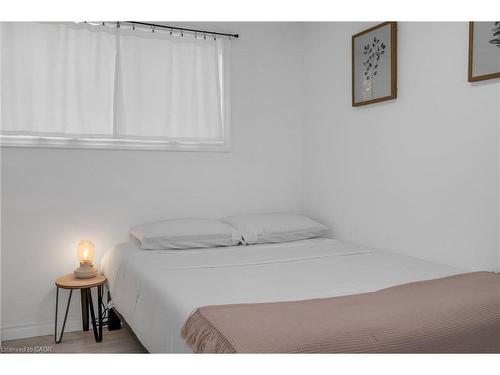 Lower-22 Macoomb Drive, Welland, ON - Indoor Photo Showing Bedroom