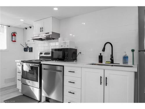 Lower-22 Macoomb Drive, Welland, ON - Indoor Photo Showing Kitchen With Upgraded Kitchen