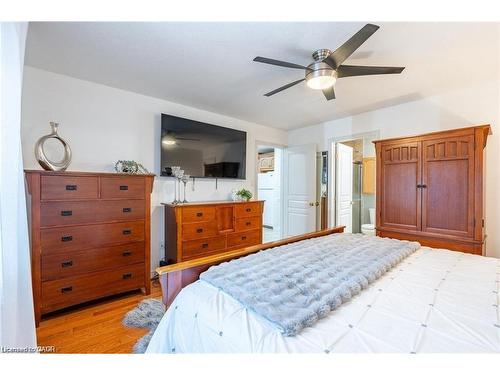 144 Sumner Crescent, Grimsby, ON - Indoor Photo Showing Bedroom