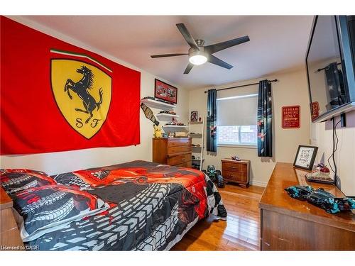 144 Sumner Crescent, Grimsby, ON - Indoor Photo Showing Bedroom