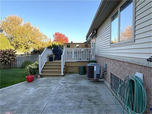144 Sumner Crescent, Grimsby, ON - Outdoor With Deck Patio Veranda