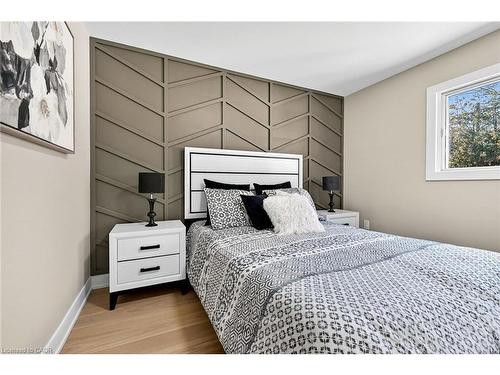 26 Martin Road, Hamilton, ON - Indoor Photo Showing Bedroom
