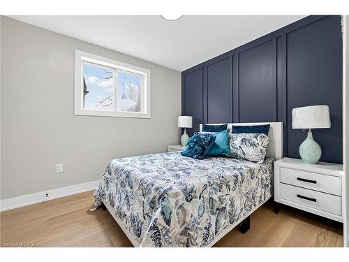 26 Martin Road, Hamilton, ON - Indoor Photo Showing Bedroom