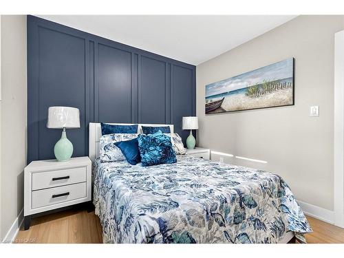 26 Martin Road, Hamilton, ON - Indoor Photo Showing Bedroom