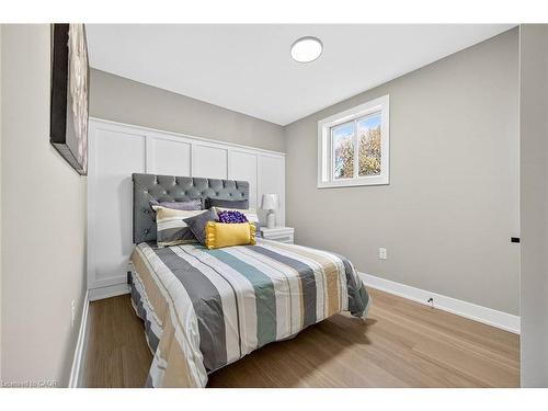 26 Martin Road, Hamilton, ON - Indoor Photo Showing Bedroom