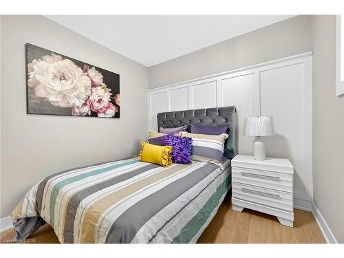 26 Martin Road, Hamilton, ON - Indoor Photo Showing Bedroom