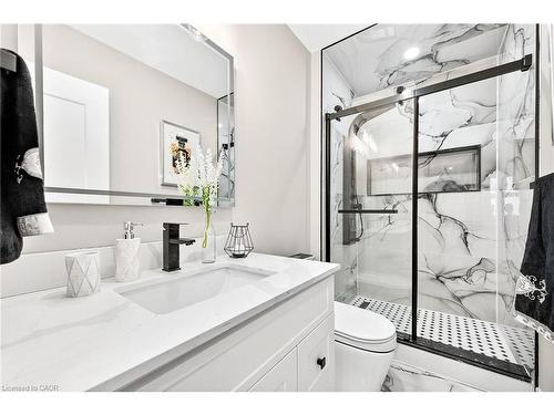 26 Martin Road, Hamilton, ON - Indoor Photo Showing Bathroom