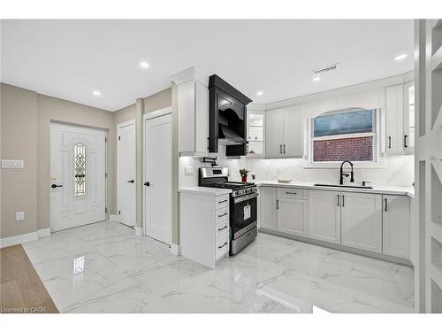 26 Martin Road, Hamilton, ON - Indoor Photo Showing Kitchen