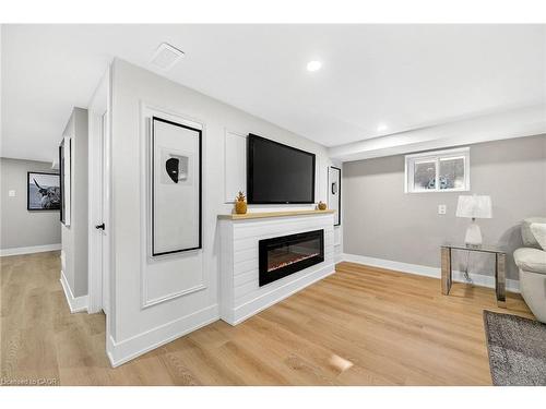 26 Martin Road, Hamilton, ON - Indoor Photo Showing Living Room With Fireplace