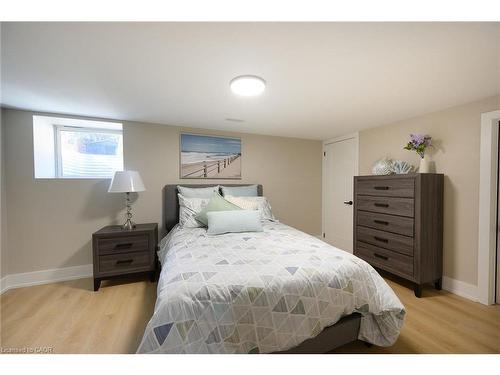 26 Martin Road, Hamilton, ON - Indoor Photo Showing Bedroom