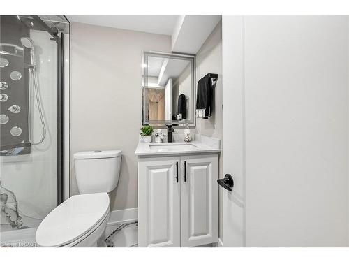 26 Martin Road, Hamilton, ON - Indoor Photo Showing Bathroom
