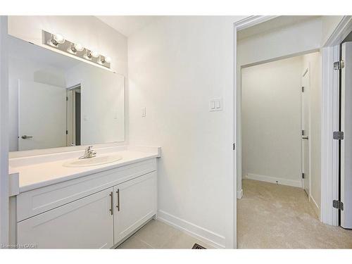 59 Woodman Drive, Hamilton, ON - Indoor Photo Showing Bathroom