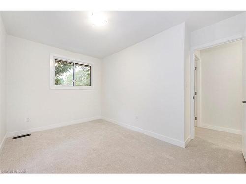 59 Woodman Drive, Hamilton, ON - Indoor Photo Showing Other Room