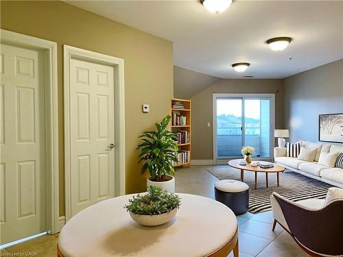 202-685 Myers Road, Cambridge, ON - Indoor