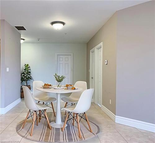 202-685 Myers Road, Cambridge, ON - Indoor Photo Showing Dining Room