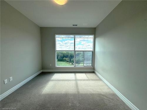 1003-1880 Gordon Street, Guelph, ON - Indoor Photo Showing Other Room