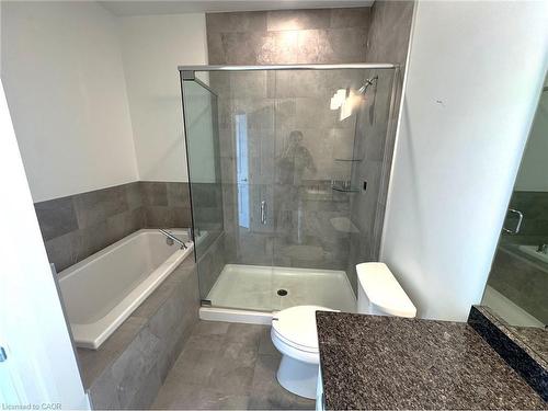 1003-1880 Gordon Street, Guelph, ON - Indoor Photo Showing Bathroom