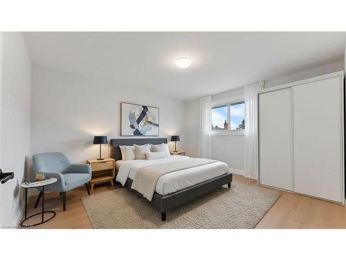 11 Marcella Crescent, Hamilton, ON - Indoor Photo Showing Bedroom