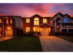 113 Greenshire Drive  Hamilton, ON L9C 7G5