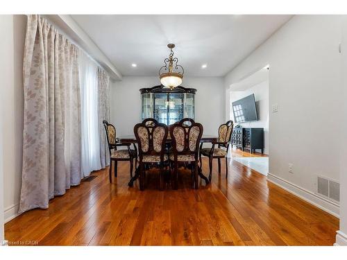 113 Greenshire Drive, Hamilton, ON - Indoor Photo Showing Dining Room