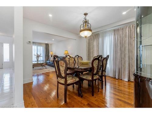113 Greenshire Drive, Hamilton, ON - Indoor Photo Showing Dining Room