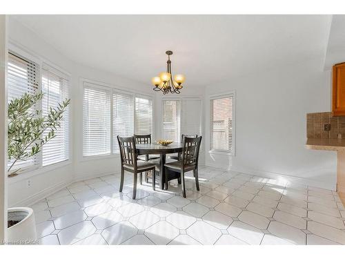 113 Greenshire Drive, Hamilton, ON - Indoor Photo Showing Dining Room