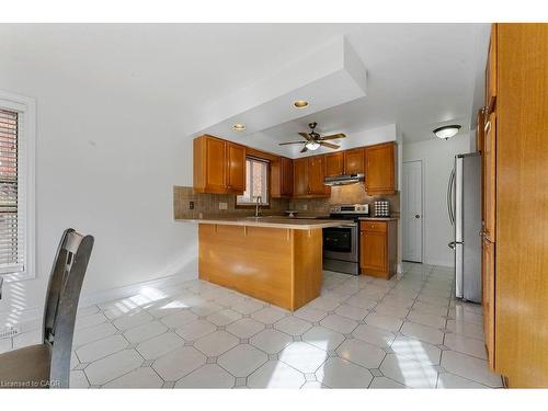 113 Greenshire Drive, Hamilton, ON - Indoor Photo Showing Kitchen