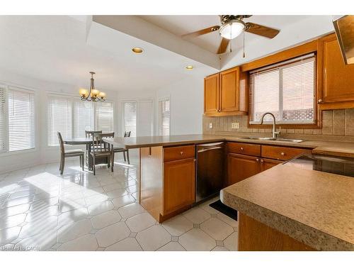 113 Greenshire Drive, Hamilton, ON - Indoor Photo Showing Kitchen